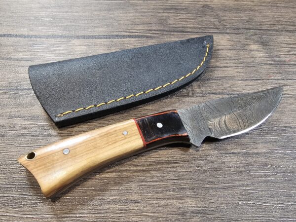 Handmade 8" Damascus Steel Skinning Knife